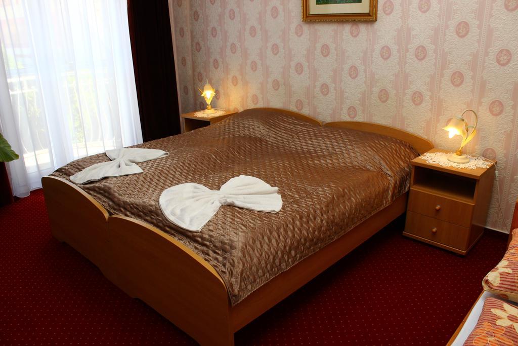 Bed and Breakfast Kalman Panzio Сегед Екстер'єр фото