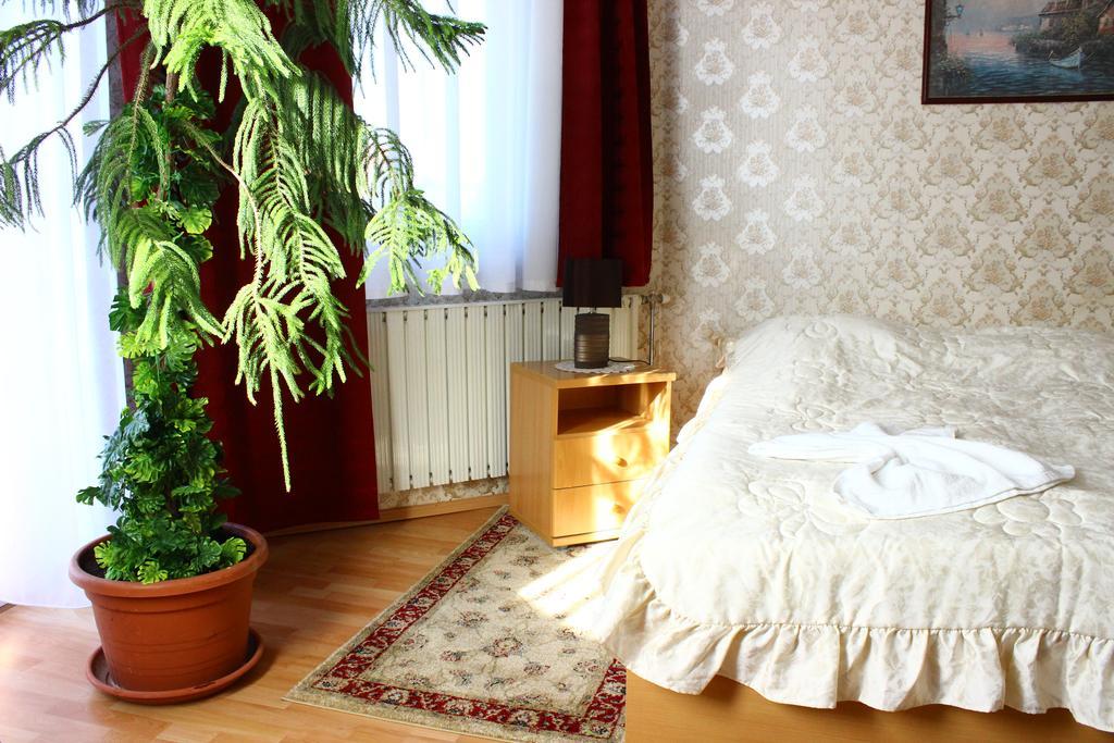 Bed and Breakfast Kalman Panzio Сегед Екстер'єр фото